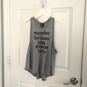 “Wander believe live dream love” Gray Tank Top Size S